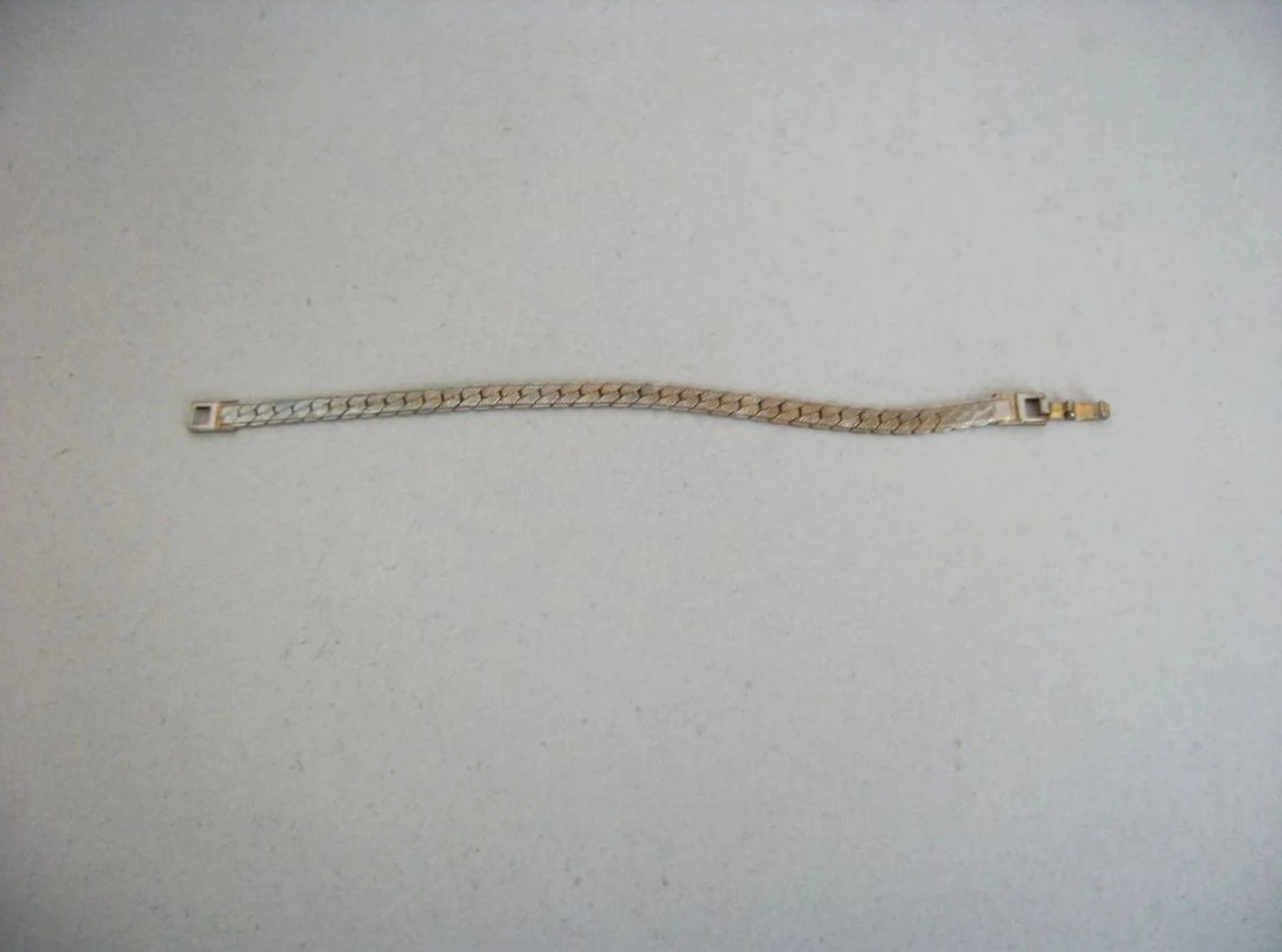 Gouden sieradenarmband van metaal – photo 2